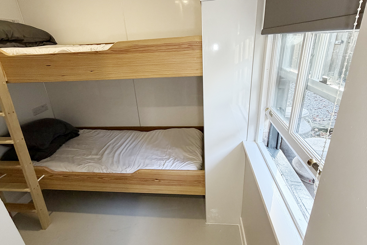 Hopetoun Bothy - The Curfew Bell (room 4) Ensuite